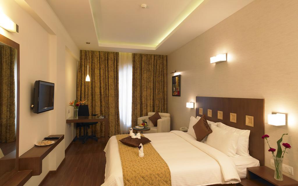 Blu Petal - A Business Hotel Bengalúr Exteriér fotografie