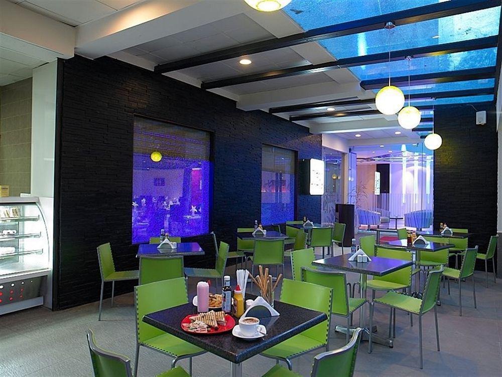 Blu Petal - A Business Hotel Bengalúr Exteriér fotografie